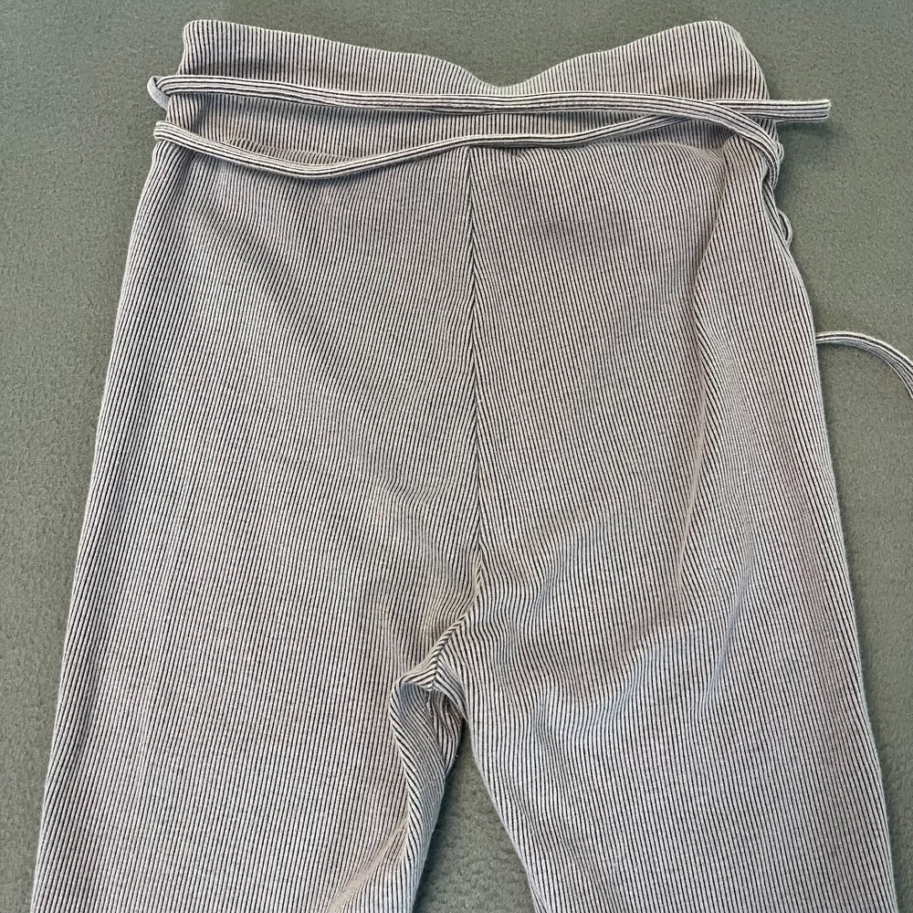 Gymshark Womens Size Medium Leggings Belted Ribbed Knit Tulip Hem Purple Lounge - Picture 11 of 11